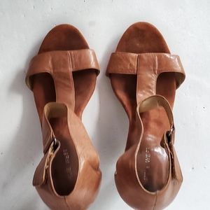 Nine West Cognac/Brown Sandals. Size 9.